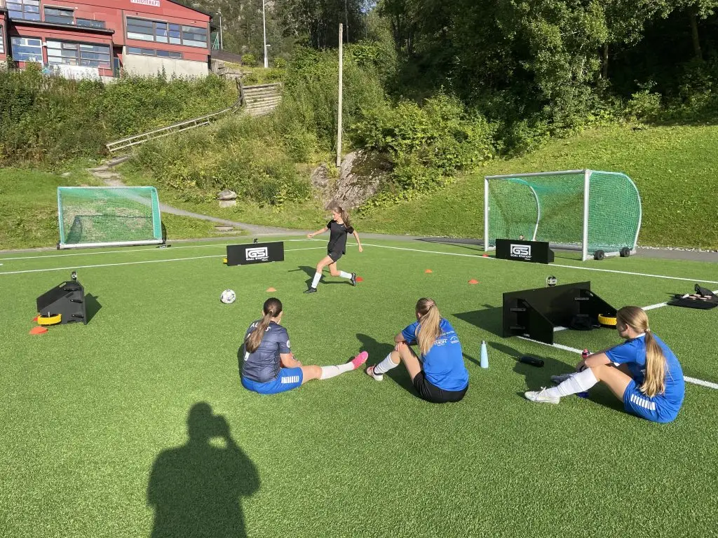 Rebound træning. Fodboldtræning.